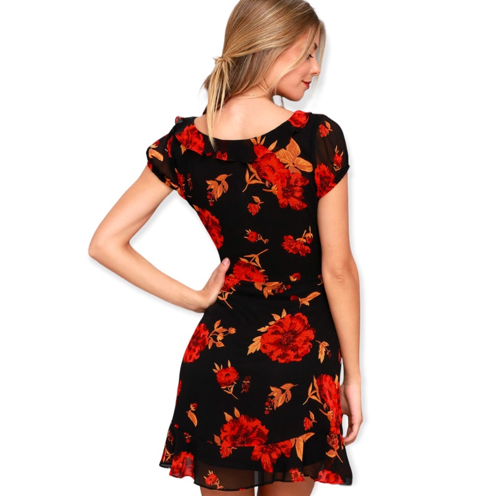 NWT LULUS Isla Mujeres Red and Black Floral Print Ruffled Dress Size Large - Picture 9 of 13